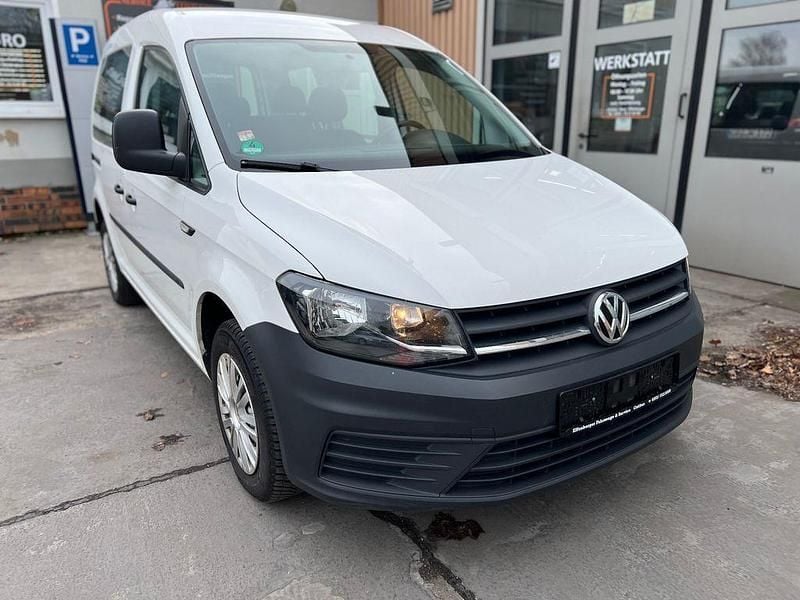 Weiß Gebraucht 2015 VW Caddy Van / Kleinbus | 7.990 € (Teuer) - Bild 1/4