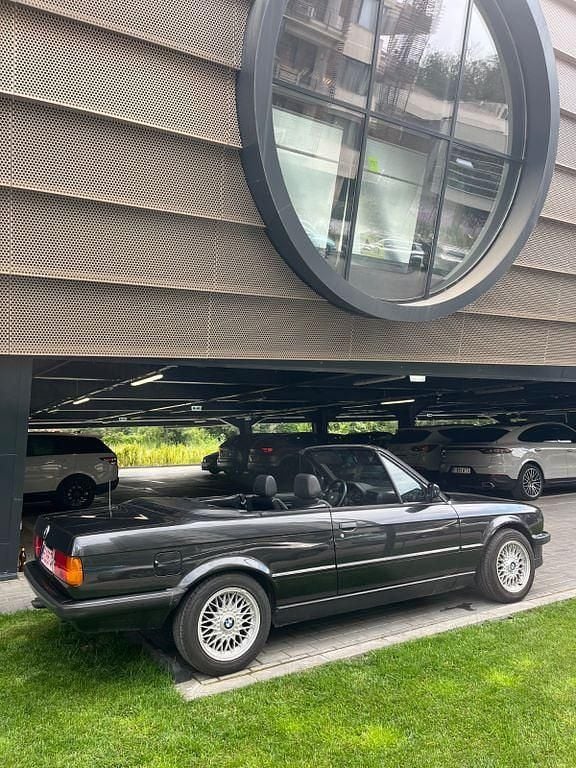 Schwarz Gebraucht 1990 BMW 325 Cabriolet Sport Line Cabrio | 15.900 € - Bild 1/4