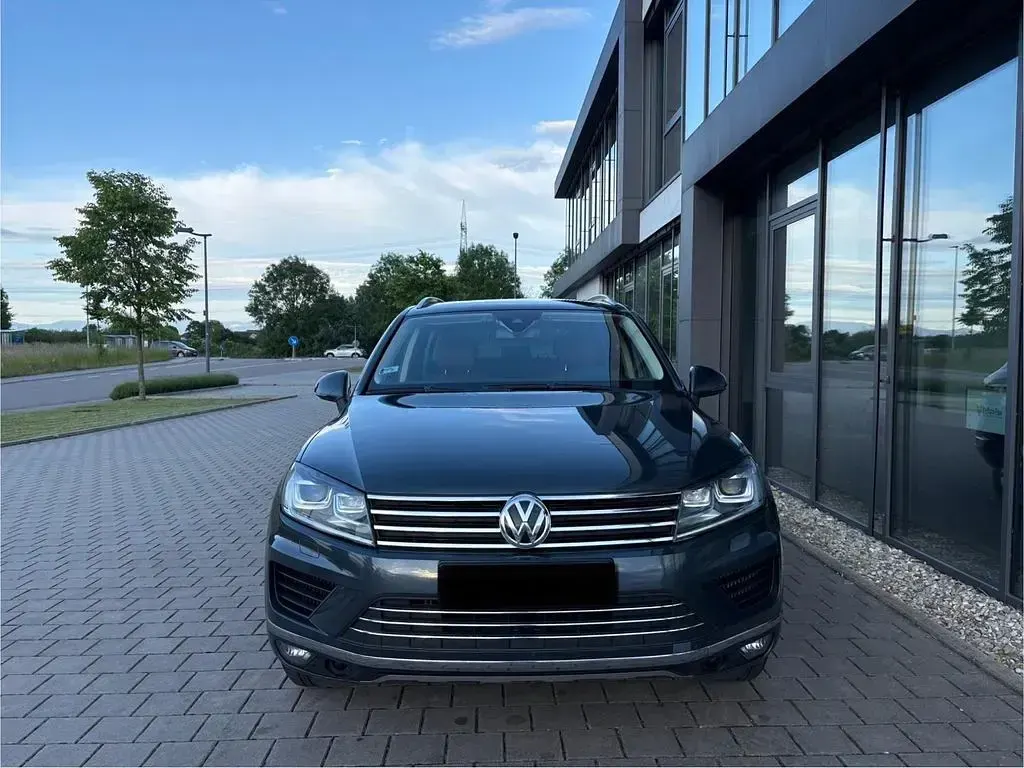 Gebraucht VW Touareg Terrain Tech 262 PS (192 kW) 2016 Grau SUV