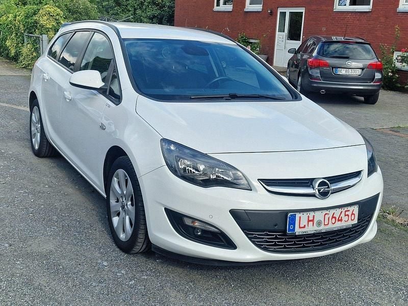 Gebraucht Opel Astra 140 PS (102 kW) 2015 Weiß Kombi