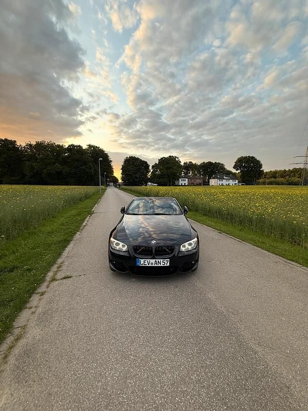 Schwarz Gebraucht 2010 BMW 330 Cabriolet Cabrio | 14.750 € (Fairer Preis) - Bild 1/4