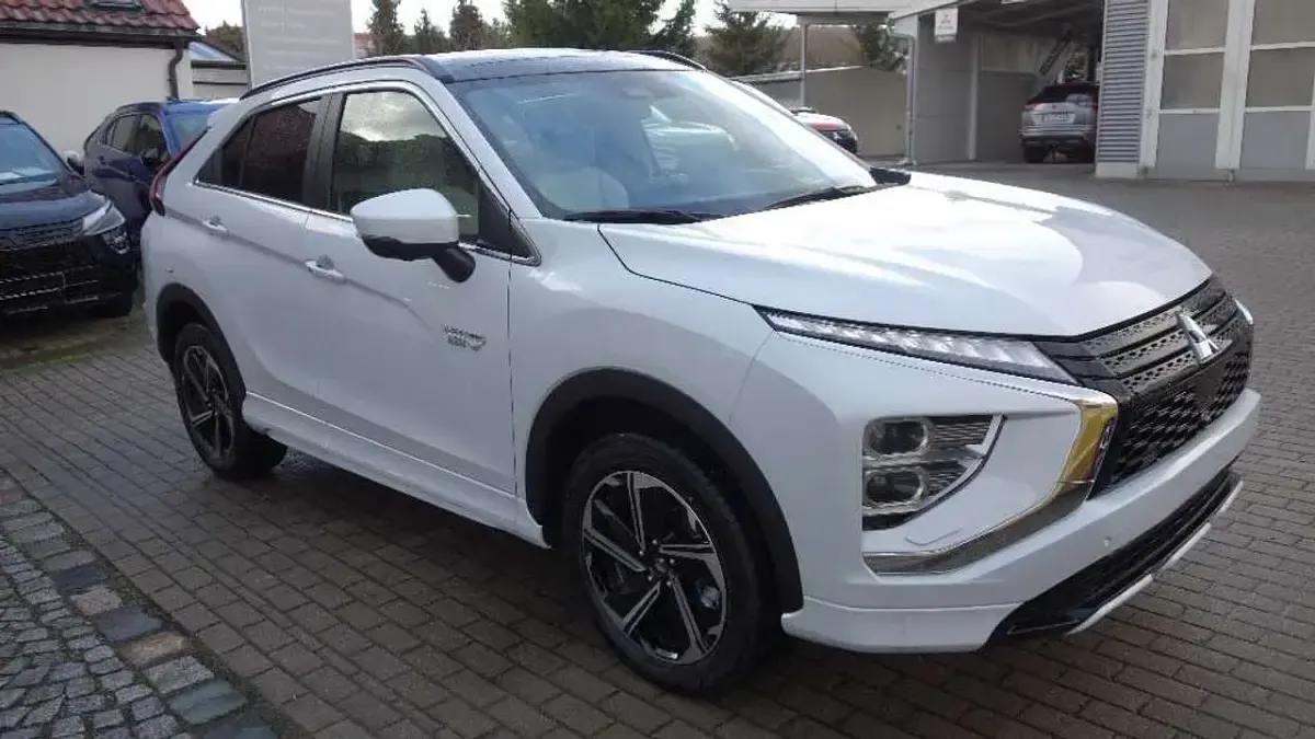 Gebraucht Mitsubishi Eclipse Cross Top 188 PS (138 kW) 2022 Titanweiß SUV