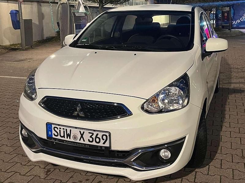 Gebraucht Mitsubishi Space Star Basis 71 PS (52 kW) 2019 Weiß Limousine