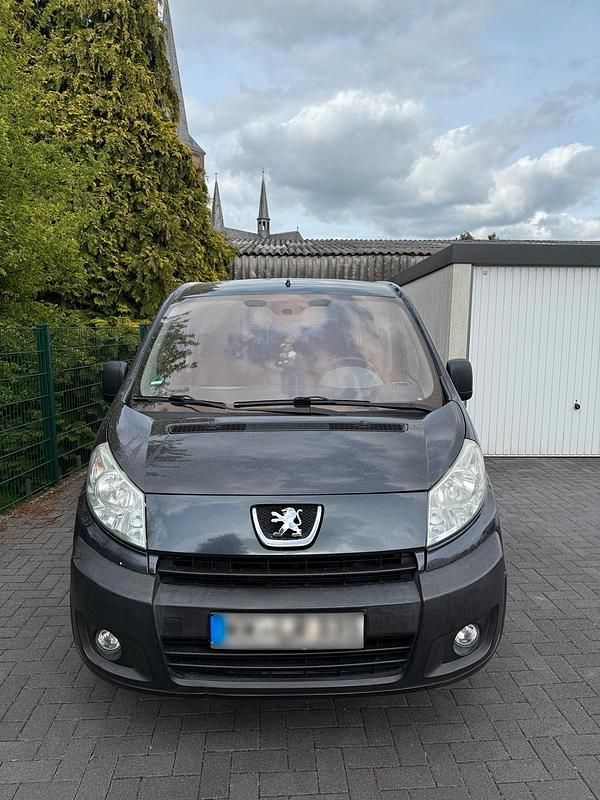 Gebraucht Peugeot TePee 136 PS (100 kW) 2009 Schwarz Van / Kleinbus
