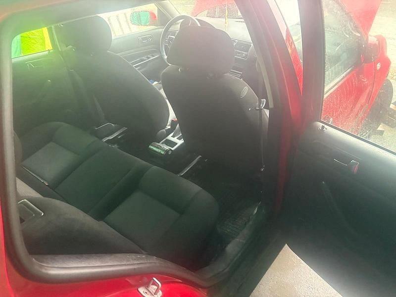 Gebraucht VW Golf 147 PS (108 kW) 2001 Rot Coupé