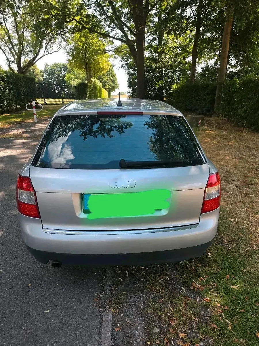 Gebraucht Audi A4 130 PS (95 kW) 2001 Silber Kombi