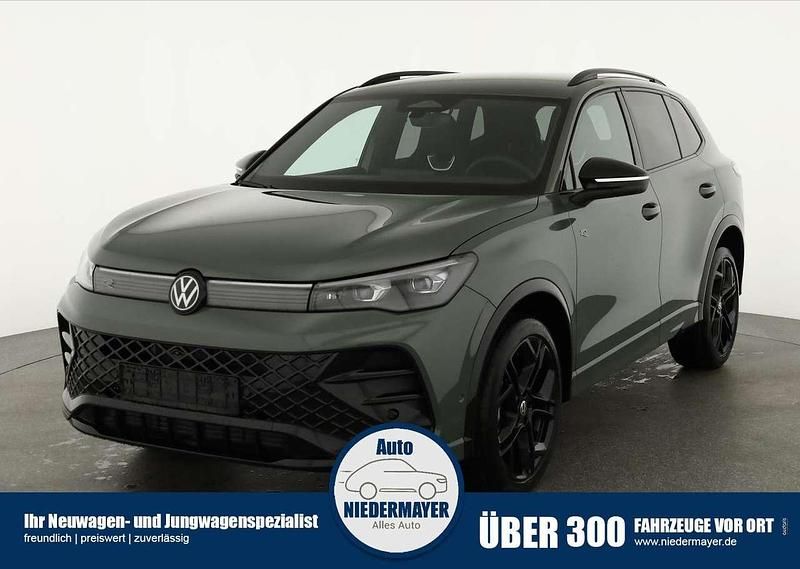 Delfingrau metallic Neu 2025 VW Tiguan R-line SUV | 51.995 € (Superpreis) - Bild 1/4