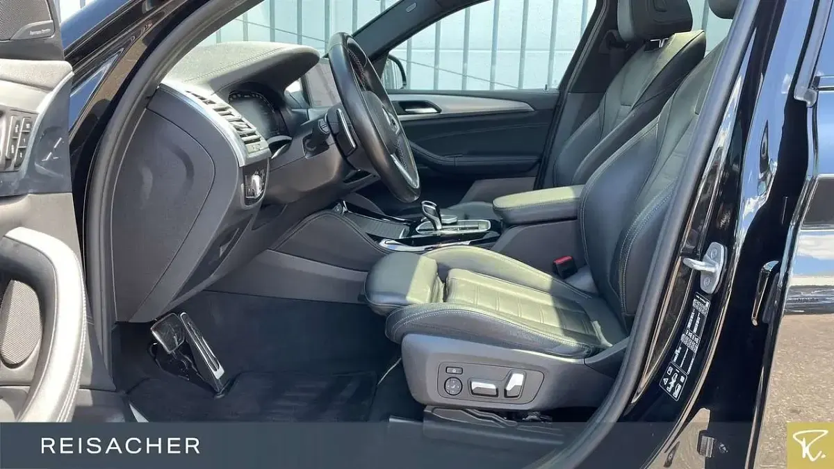 Gebraucht BMW X4 M 360 PS (264 kW) 2022 Saphirschwarz metallic SUV