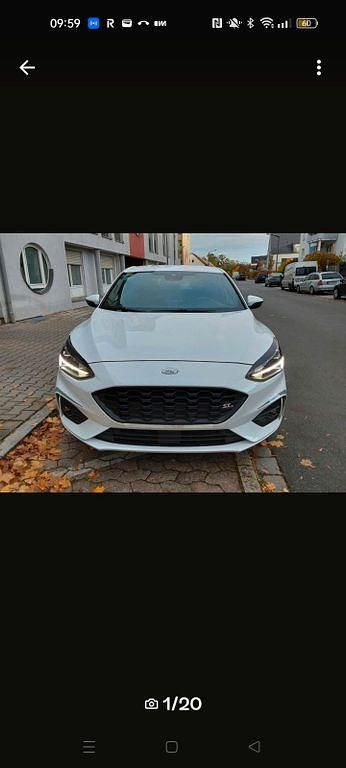 Weiß Gebraucht 2019 Ford Focus ST-Line Limousine | 11.999 € (Superpreis) - Bild 1/2