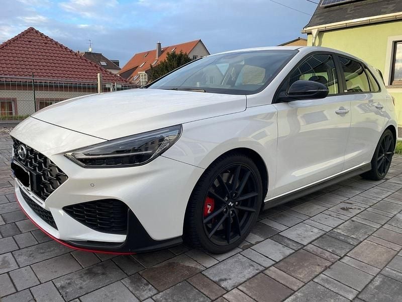 Weiß Gebraucht 2021 Hyundai i30 N Performance Coupé | 29.000 € (Fairer Preis) - Bild 1/4