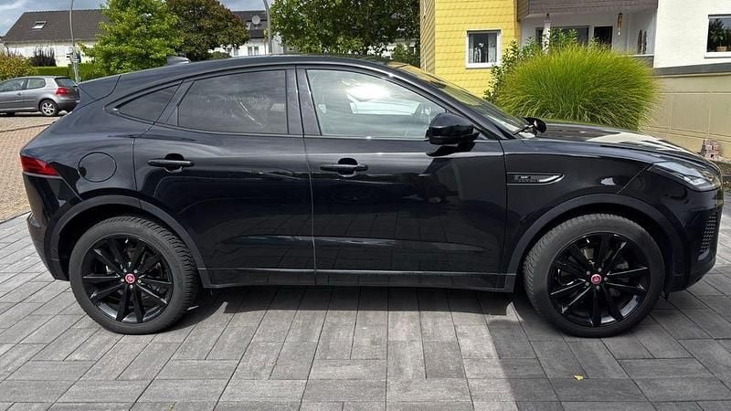 Schwarz Gebraucht 2020 Jaguar E-Pace R-Dynamic SUV | 29.000 € (Guter Preis) - Bild 1/4