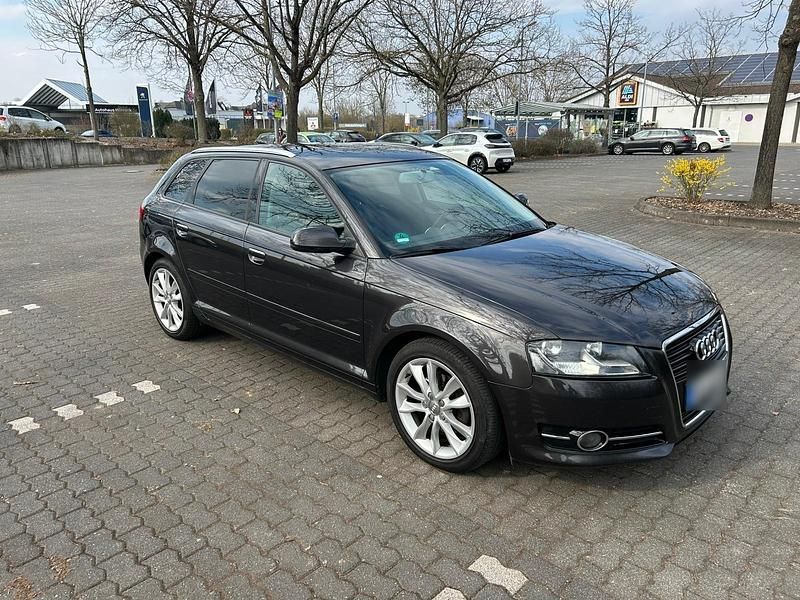 Gebraucht Audi A3 140 PS (102 kW) 2011 Grau Kleinwagen