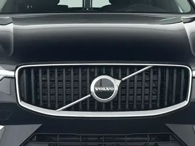 Gebraucht Volvo XC60 Core 250 PS (183 kW) 2025 Schwarz SUV