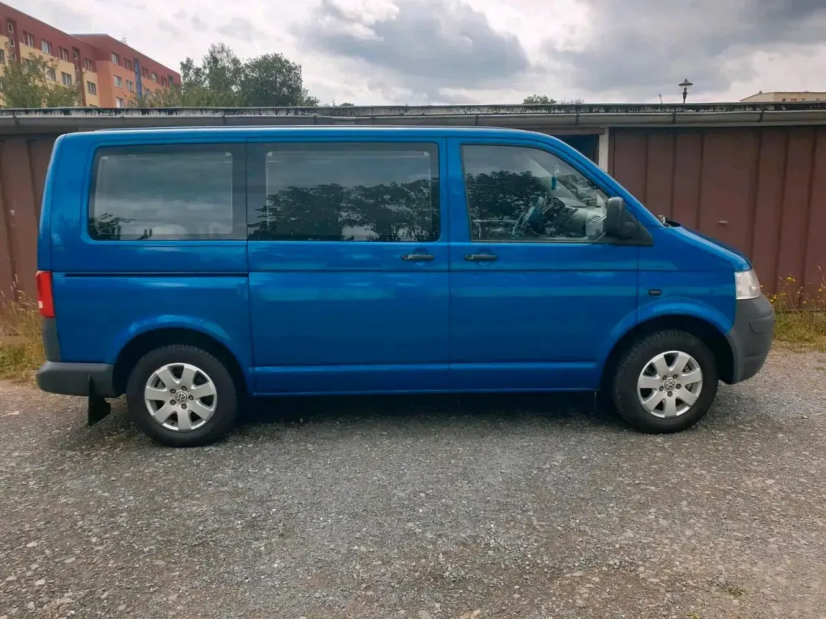 Gebraucht VW T5 131 PS (96 kW) 2008 Blau Van