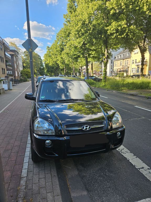Schwarz Gebraucht 2008 Hyundai Tucson GLS SUV | 5.999 € (Etwas zu teuer) - Bild 1/4