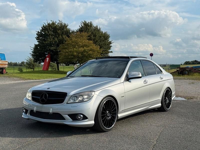 Silber Gebraucht 2007 Mercedes C320 AMG Limousine | 9.499 € (Fairer Preis) - Bild 1/4