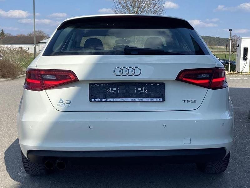 Gebraucht Audi A3 Attraction 122 PS (89 kW) 2014 Weiß Limousine