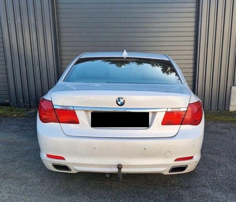 Weiß Gebraucht 2011 BMW 740 M Sport Limousine | 10.800 € (Superpreis) - Bild 1/4