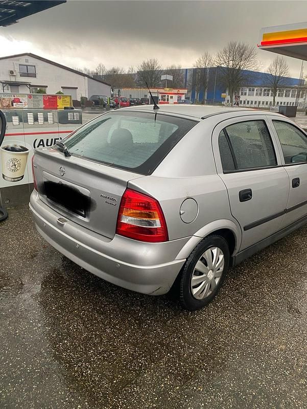 Gebraucht Opel Astra 101 PS (74 kW) 2001 Silber Kleinwagen