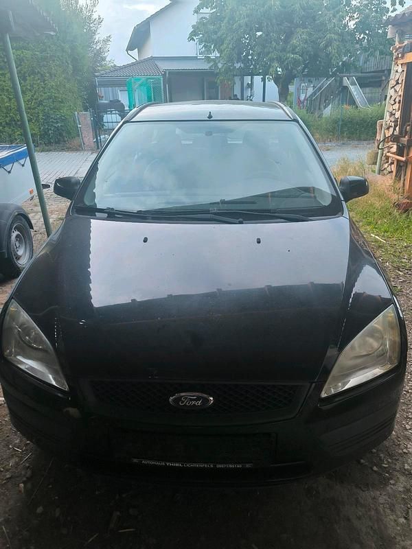 Schwarz Gebraucht 2006 Ford Focus Kombi | 450 € (Superpreis) - Bild 1/4