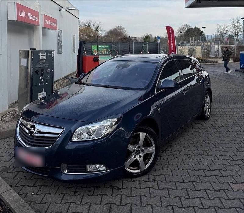 Blau Gebraucht 2013 Opel Insignia OPC Kombi | 4.321 € (Fairer Preis) - Bild 1/4