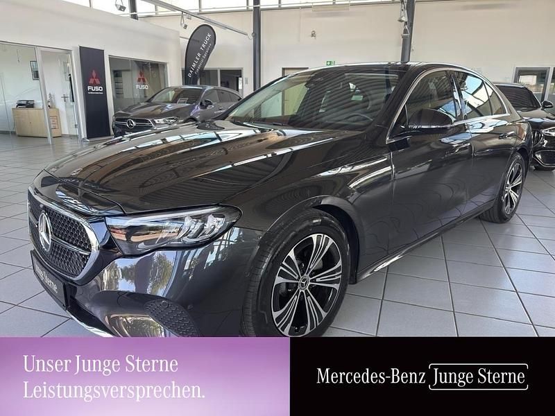 Grau Gebraucht 2024 Mercedes E220 Avantgarde Limousine | 48.685 € (Superpreis) - Bild 1/3