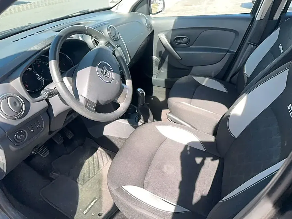 Gebraucht Dacia Sandero Prestige 90 PS (66 kW) 2016 Grau SUV
