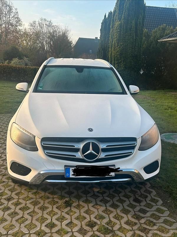 Weiß Gebraucht 2018 Mercedes GLC250 SUV | 22.999 € (Superpreis) - Bild 1/4