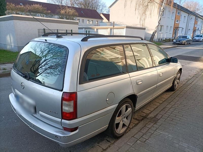 Gebraucht Opel Omega Design Edition 218 PS (160 kW) 2001 Silber Kombi