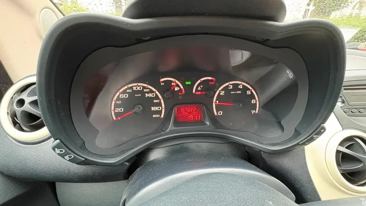 Gebraucht Ford Ka 69 PS (50 kW) 2010 Silber Kleinwagen