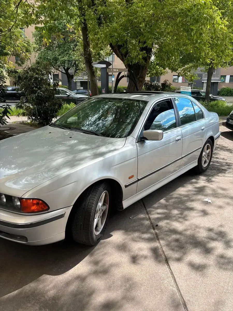 Gebraucht BMW 523 190 PS (139 kW) 1998 Silber Limousine
