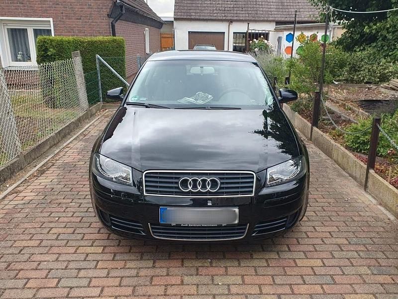 Schwarz Gebraucht 2004 Audi A3 Ambiente Limousine | 5.000 € (Teuer) - Bild 1/4