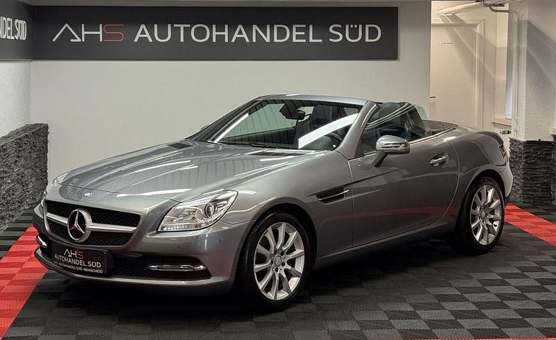 Silber Gebraucht 2011 Mercedes SLK200 Cabrio | 14.999 € (Guter Preis) - Bild 1/4