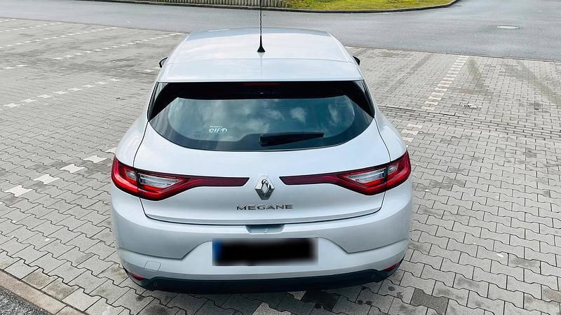 Gebraucht Renault Mégane IV 110 PS (80 kW) 2018 Silber Kleinwagen