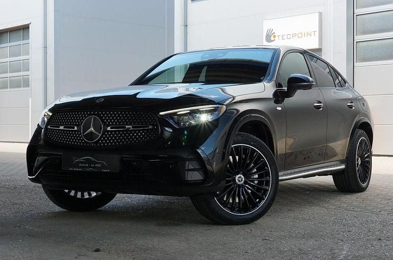 Schwarz Neu 2025 Mercedes GLC300e AMG Line Premium Plus Coupé | 84.847 € - Bild 1/4