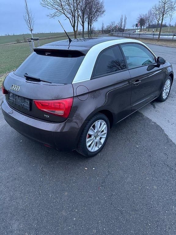 Gebraucht Audi A1 Ambition 105 PS (77 kW) 2011 Braun Kleinwagen