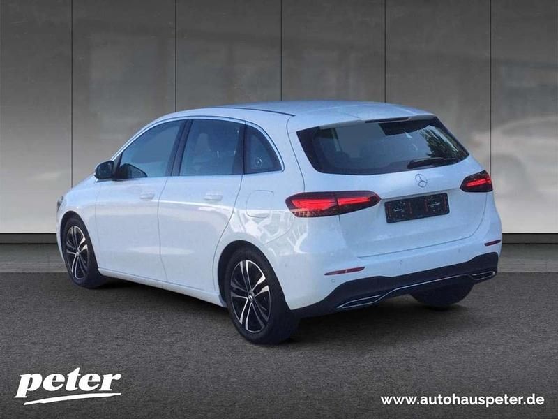 Gebraucht Mercedes B200 Advanced 163 PS (119 kW) 2024 Weiß Van / Kleinbus