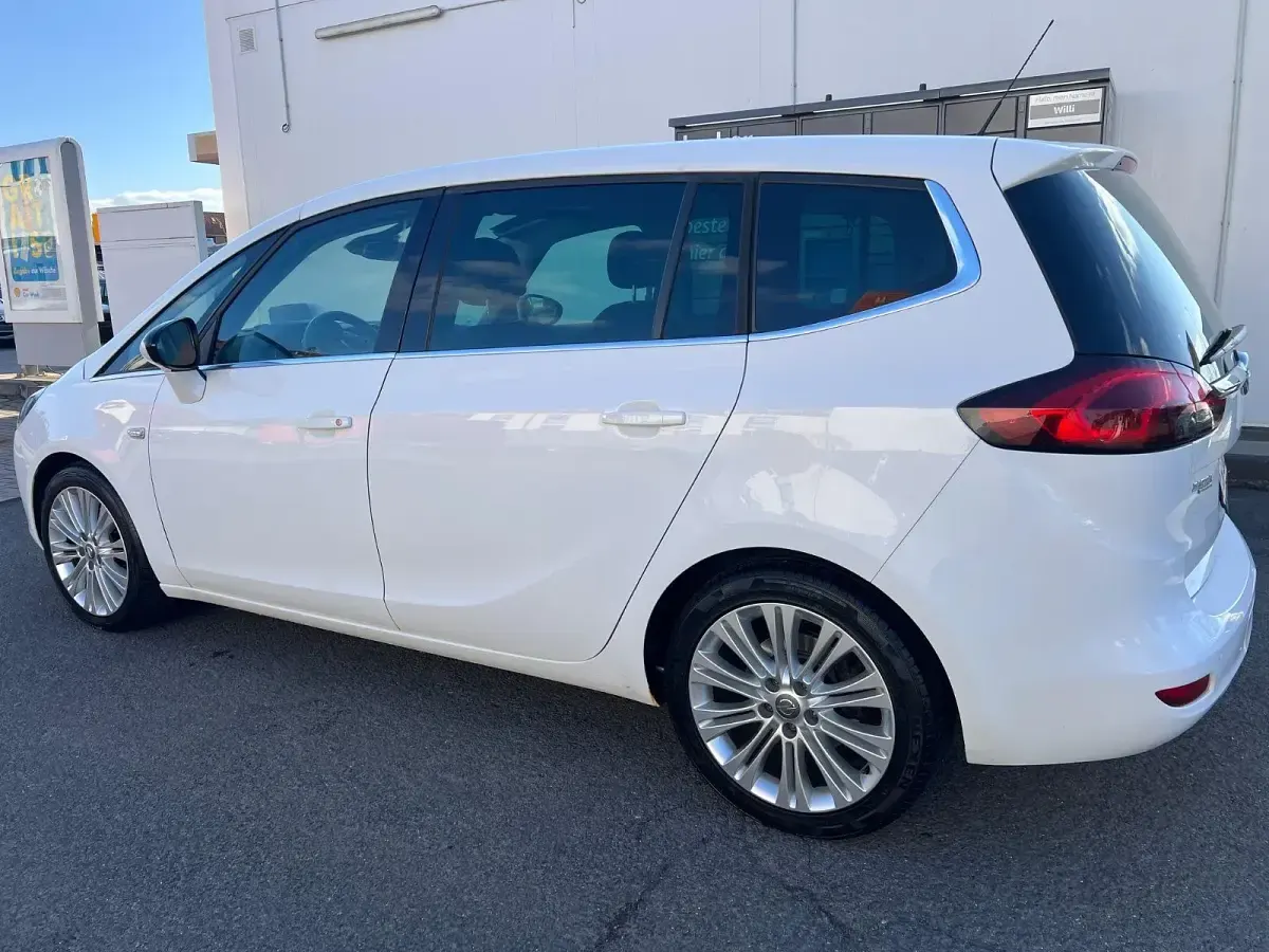 Gebraucht Opel Zafira Tourer Sport 131 PS (96 kW) 2012 Weiß Van / Kleinbus
