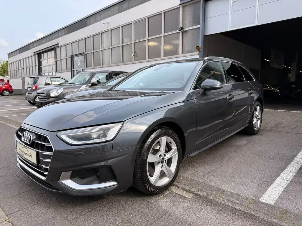 Gebraucht Audi A4 Advanced 163 PS (119 kW) 2023 Grau Kombi