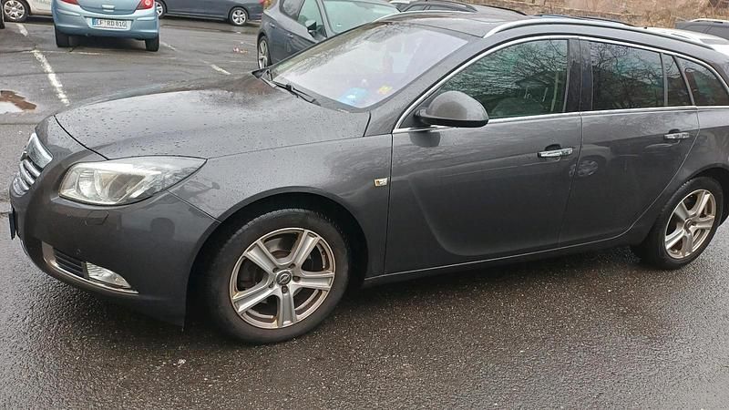 Gebraucht Opel Insignia 160 PS (117 kW) 2010 Grau Kombi