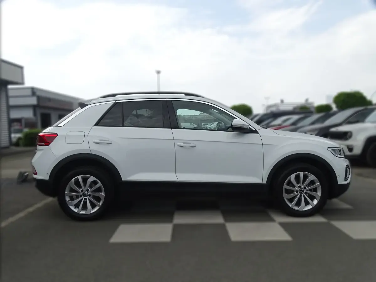 Gebraucht VW T-Roc R 150 PS (110 kW) 2025 SUV