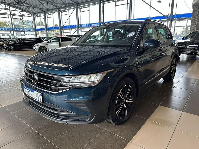 Blau Gebraucht 2022 VW Tiguan R SUV | 27.500 € (Superpreis) - Bild 1/4