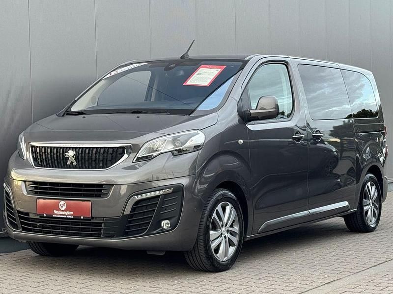 Grau Gebraucht 2021 Peugeot Traveller Business-Line Van / Kleinbus | 29.990 € (Fairer Preis) - Bild 1/4