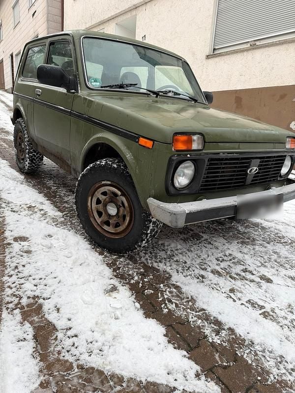 Gebraucht Lada niva 82 PS (60 kW) 2011 Grün SUV