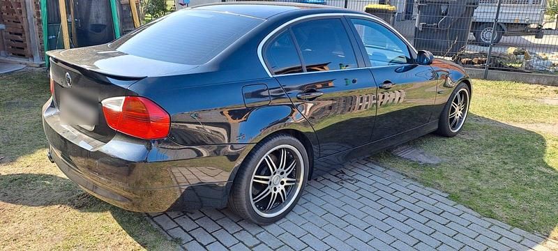 Gebraucht BMW 325 218 PS (160 kW) 2007 Schwarz Limousine