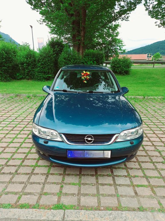 Blau Gebraucht 2001 Opel Vectra Limousine | 1.900 € (Fairer Preis) - Bild 1/4