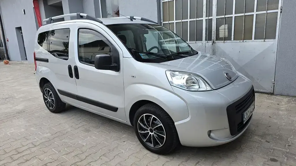 Gebraucht Fiat Qubo Dynamic 75 PS (55 kW) 2009 Silber Van / Kleinbus