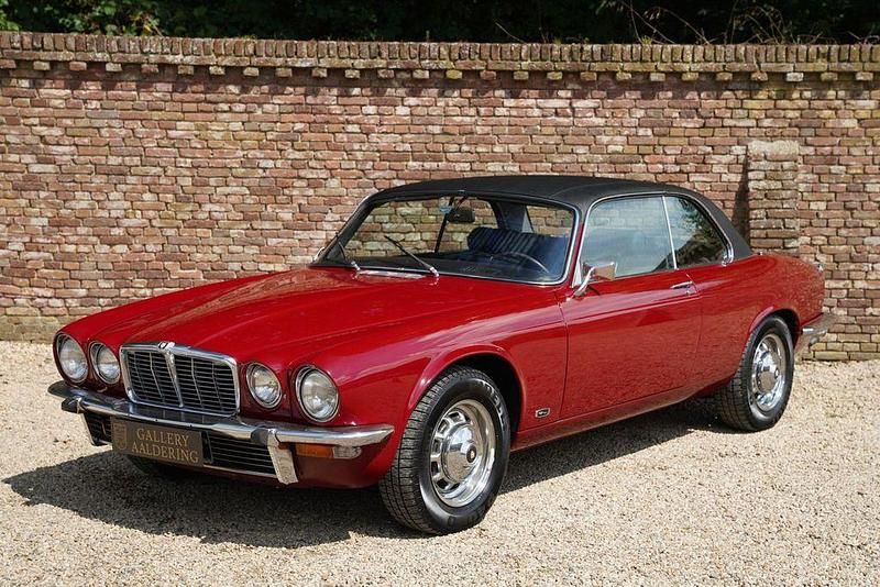 Gebraucht Jaguar XJ6 169 PS (124 kW) 1976 Rot Limousine