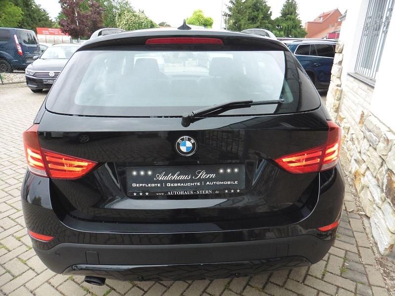 Gebraucht BMW X1 Sport Line 150 PS (110 kW) 2015 Black sapphire metallic SUV