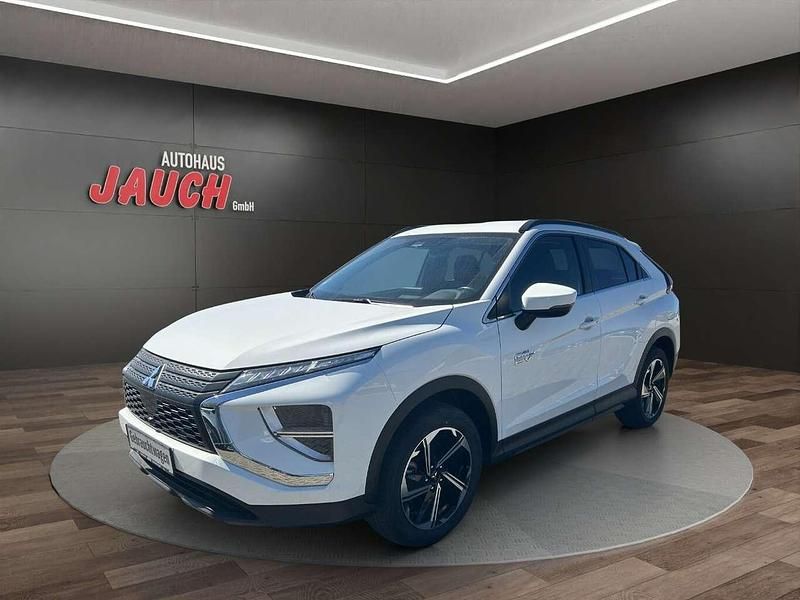 Weiß Gebraucht 2022 Mitsubishi Eclipse Cross Basis SUV | 22.890 € (Fairer Preis) - Bild 1/4